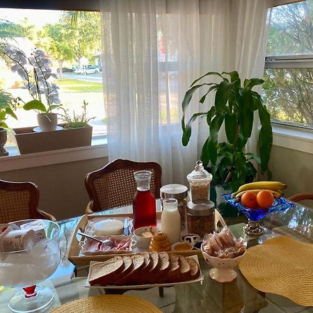 Villa Olivia Guest Rooms Голливуд Экстерьер фото