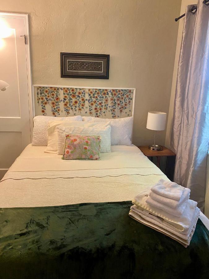Villa Olivia Guest Rooms Голливуд Экстерьер фото