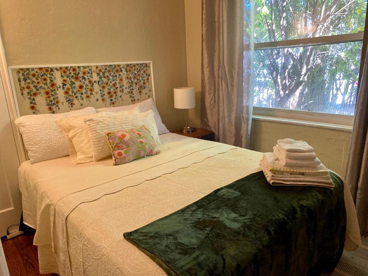 Villa Olivia Guest Rooms Голливуд Экстерьер фото